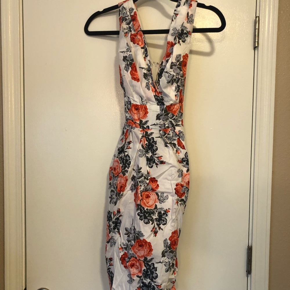 STUNNING DRESS WITH BELT